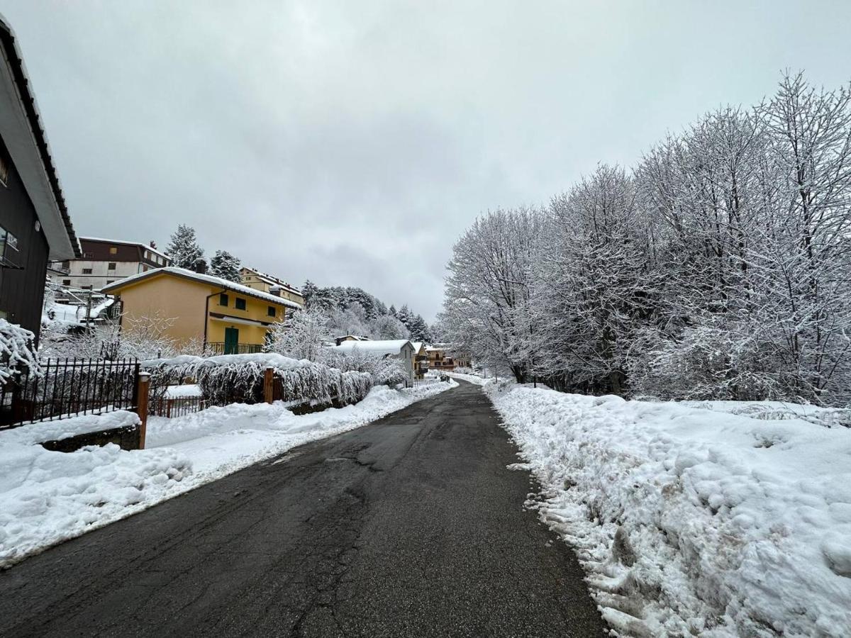 La Casa Di Fantalegno Apartment Camigliatello Silano Bagian luar foto